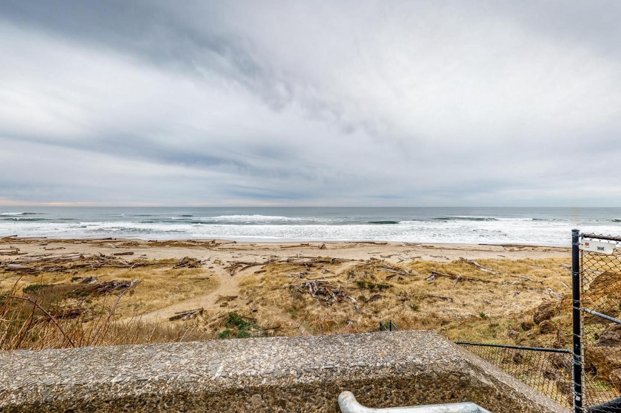Oceanside Oasis Villa Lincoln City Exterior photo