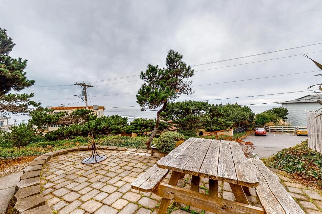 Oceanside Oasis Villa Lincoln City Exterior photo