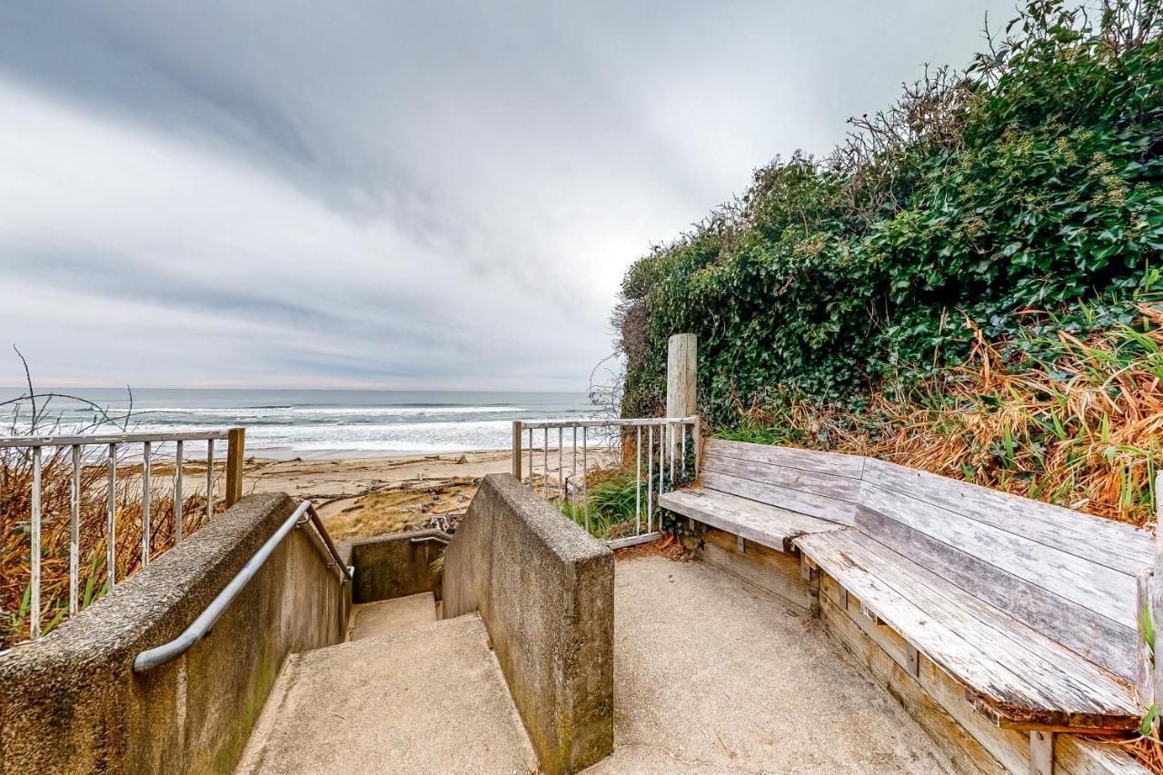 Oceanside Oasis Villa Lincoln City Exterior photo